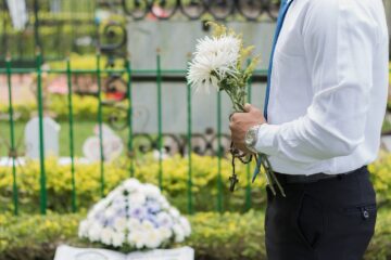 Pogrzeb świecki - dostojny pożegnanie poza ramami religii